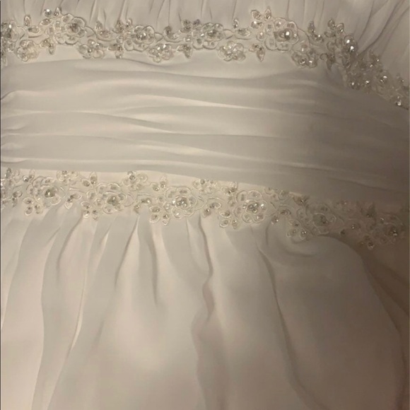Gorgeous David’s Bridal Wedding Gown - Picture 1 of 9